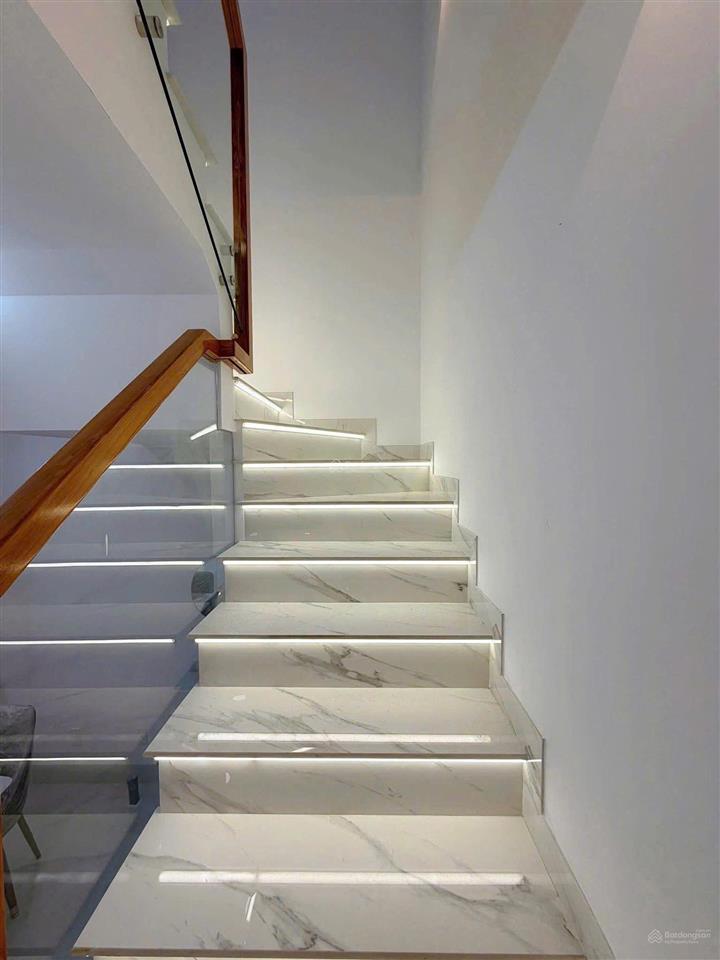 Bán gấp nhà 2tỷ7 đ.hoàng hữu nam gần novanland golf park q9. shr hoàn công đủ, sẵn hd cho thuê