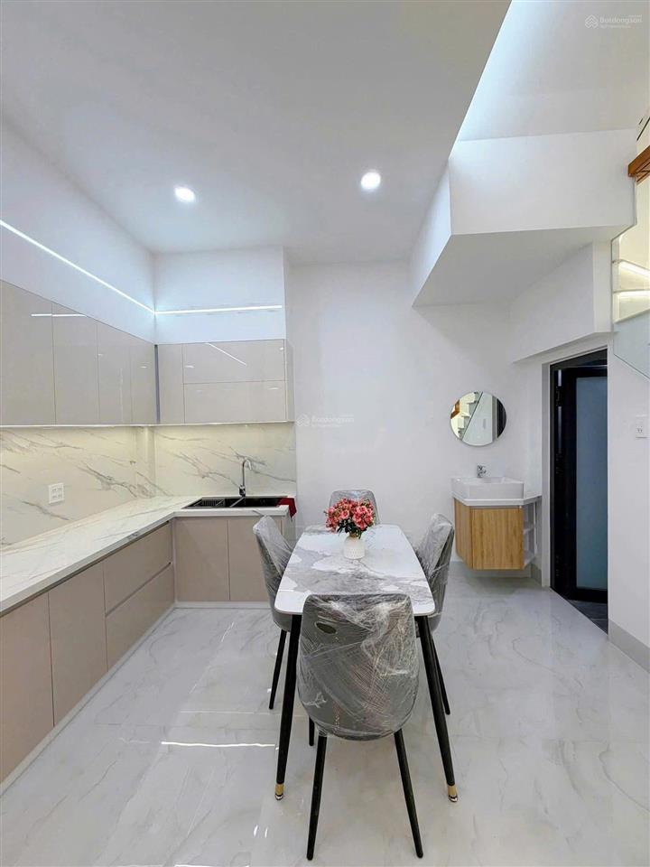 Bán gấp nhà 2tỷ7 đ.hoàng hữu nam gần novanland golf park q9. shr hoàn công đủ, sẵn hd cho thuê