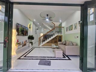 Ngay đại học sư phạm kỹ thuật nhà đ hoàng diệu 2. dt 55m2. pháp lý chuẩn sạch, shr hxh