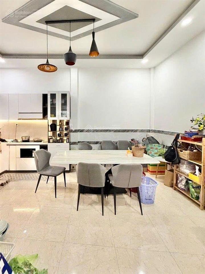 Hàng trước tết giảm sâu 200triệu giá 2tỷ680 chính chủ trần thánh tông ngay siêu thị galaxy đt tốt