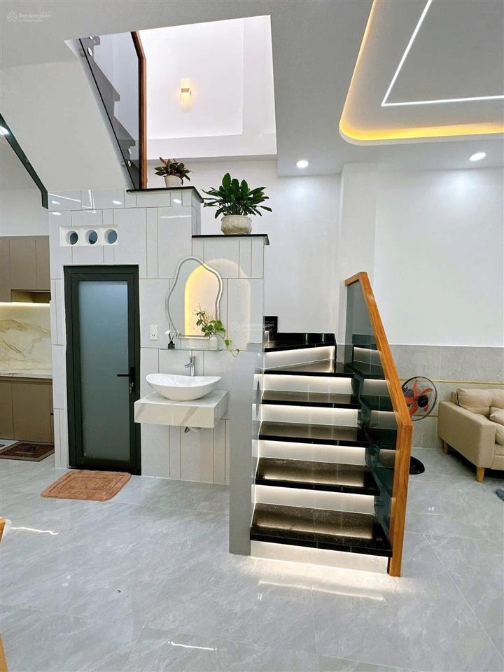 Huỳnh văn bánh phú nhuận dt 60,5m2 gần chợ tân định cho thuê ngay lấy dòng tiền tốt