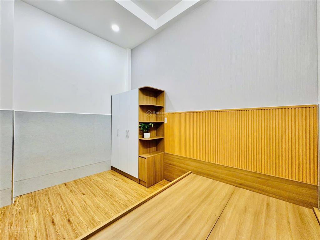 [2 tỷ 390] lê quang định bình thạnh dt 79,1m2 hẻm rộng 4,5m xe hơi trong nhà giá tốt đầu tư tốt