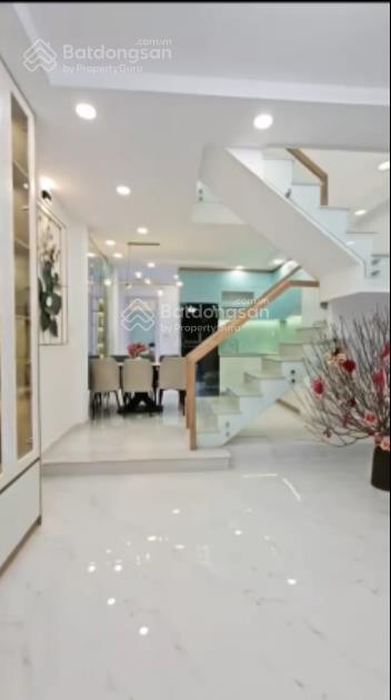 Thích quảng đức dt 56,5m2 hẻm xe hơi 5m cho thuê nguyên căn 15 triệu/tháng khu trung tâm