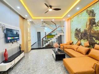 [ 3 tỷ 650 ] đầu tư nhà nguyễn tri phương q10 cách trường dh kinh tế chỉ 200m shr