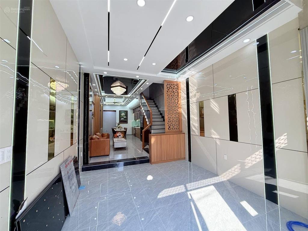 Căn lê văn việt quận 9 duy nhất bán với giá 3tỷ5,sẵn hđ thuê mua bán nhanh gọn , thích hợp đầu tư