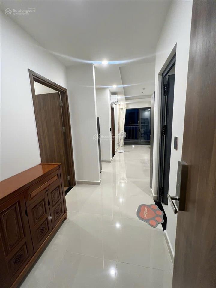 Chính chủ kẹt tiền bán gấp 2pn, view sông, full nội thất, sẵn hđt. rõ ràng giá thật. 0907 495 ***