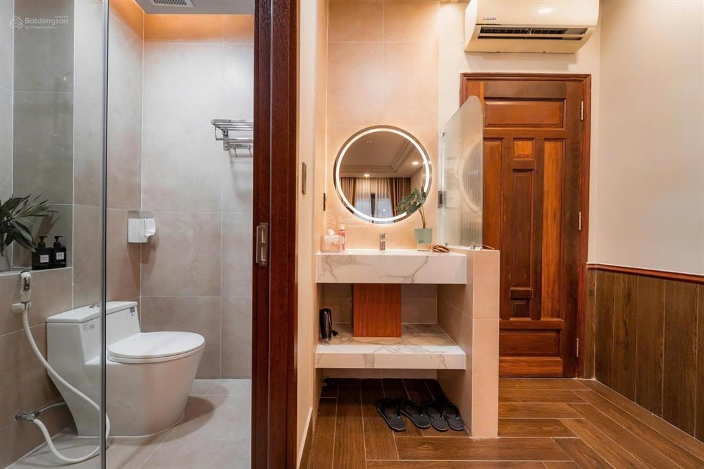 Bán khách sạn 744 triệu/m ngay chợ bến thành, p.bến thành, quận 1 dt 8mx19m nh, 7l giá 86,5 tỷ