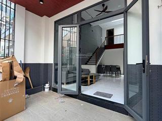 Bán căn nhà ngay huỳnh văn bánh, phú nhuận. diện tích 63,6m2, sổ riêng  0984 555 ***