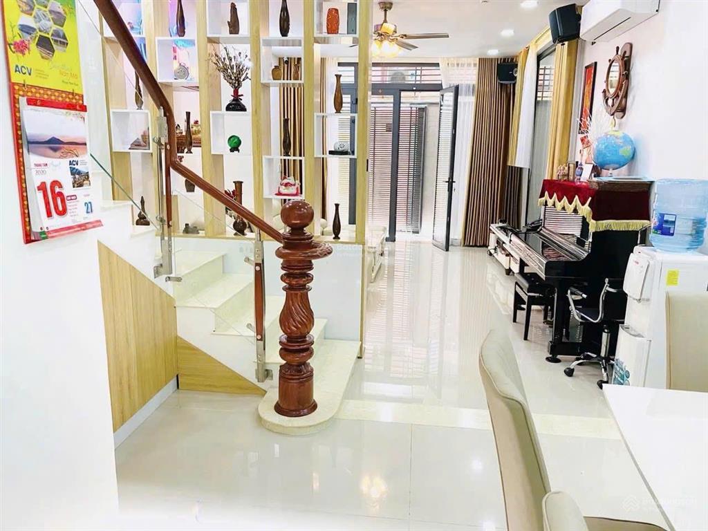 Bán nhà ngay nguyễn thái sơn, gò vấp. giá 3,5 tỷ, sổ hồng riêng,  0984 555 ***