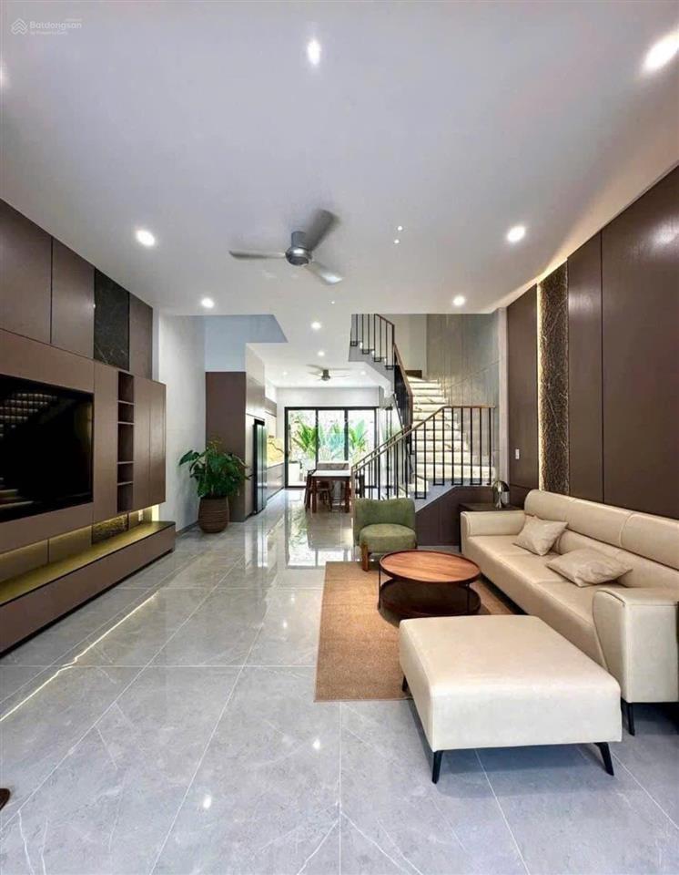 Chỉ 2 tỷ 450  cần thanh lý trước tết căn nhà nguyễn suý  tân phú  gần chợ tân hương