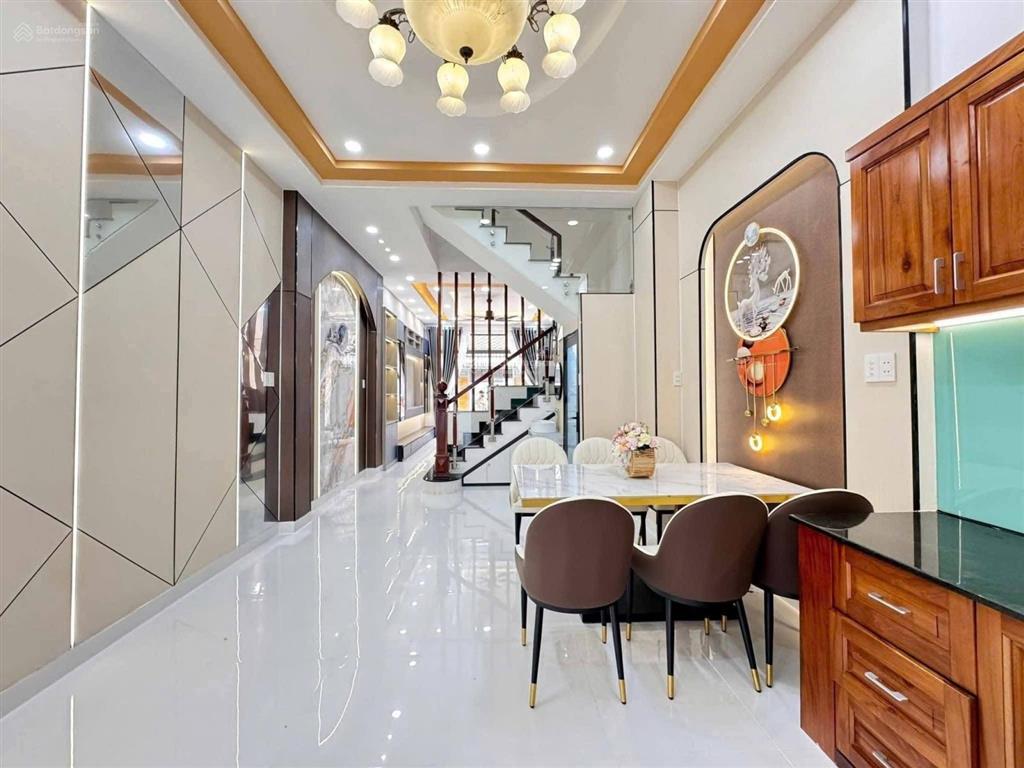 2 tỷ 690  cần thanh lý căn nhà ngô đức kế  bình thạnh  giá tốt rất thích hợp mua làm tài sản