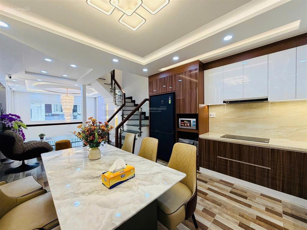 Giá tốt cho nhà đầu tư  chỉ 6 tỷ 980  sở hữu ngay căn nhà mặt tiền đường nguyên hồng  bình thạnh