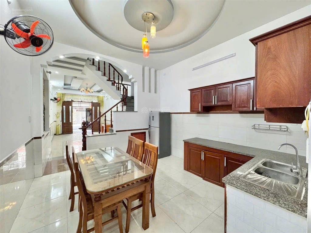 2 tỷ 5. 1 căn hiếm gặp tại vincom dĩ an  bình dương  giá tốt mua làm tài sản