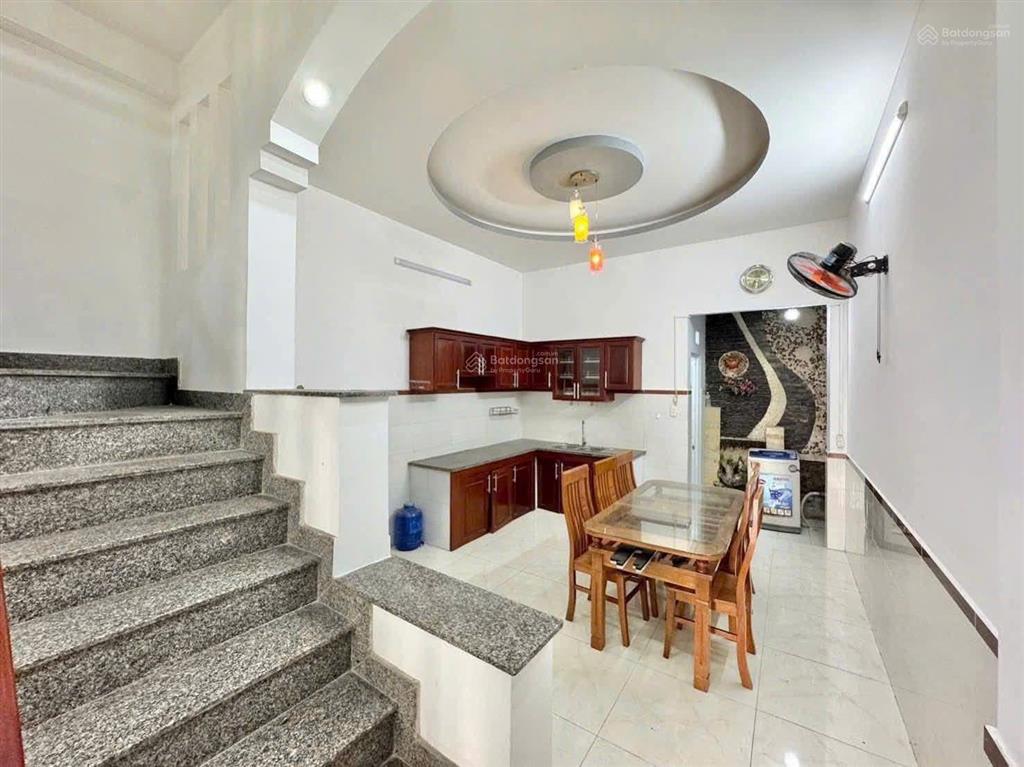 2 tỷ 5. 1 căn hiếm gặp tại vincom dĩ an  bình dương  giá tốt mua làm tài sản