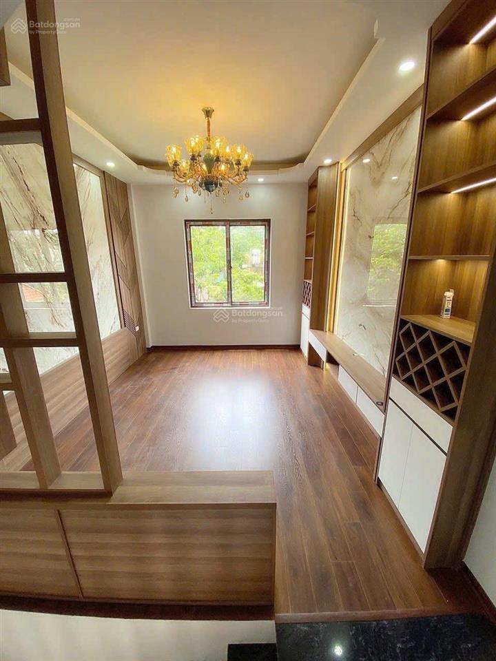 Bán nhà 4tx32m2 biên giang, đường ql6, 10m ô tô đậu. 1,5km bến xe yên nghĩa giá 3,5 tỷ