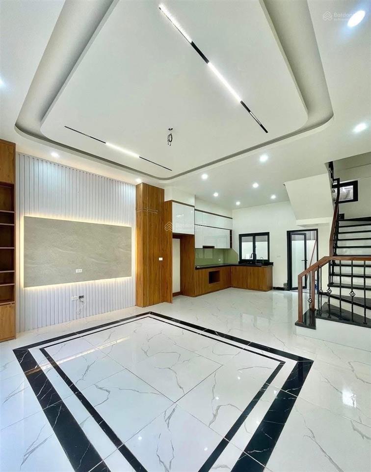 Bán nhà 4tx46m2 ô tô đậu gần nhà ngay chục chính  vành đai 4  1km uỷ ban đông la giá 3,5 tỷ