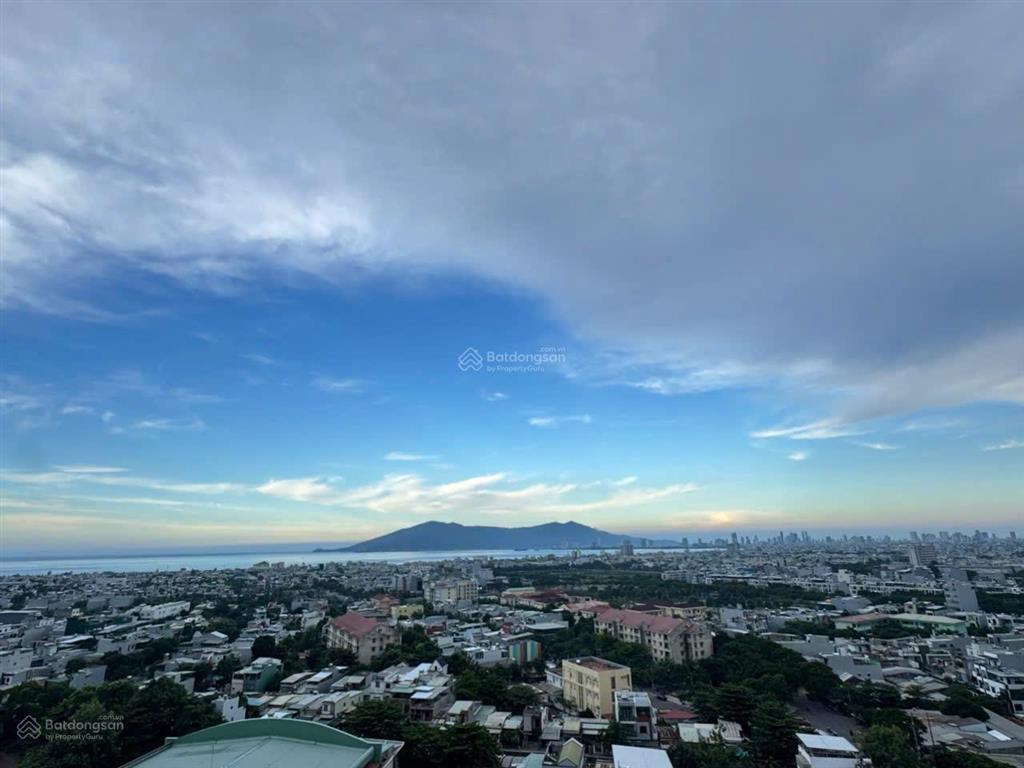 Căn hộ mới view biển, gần siêu thị, 2 phòng ngủ, 2wc