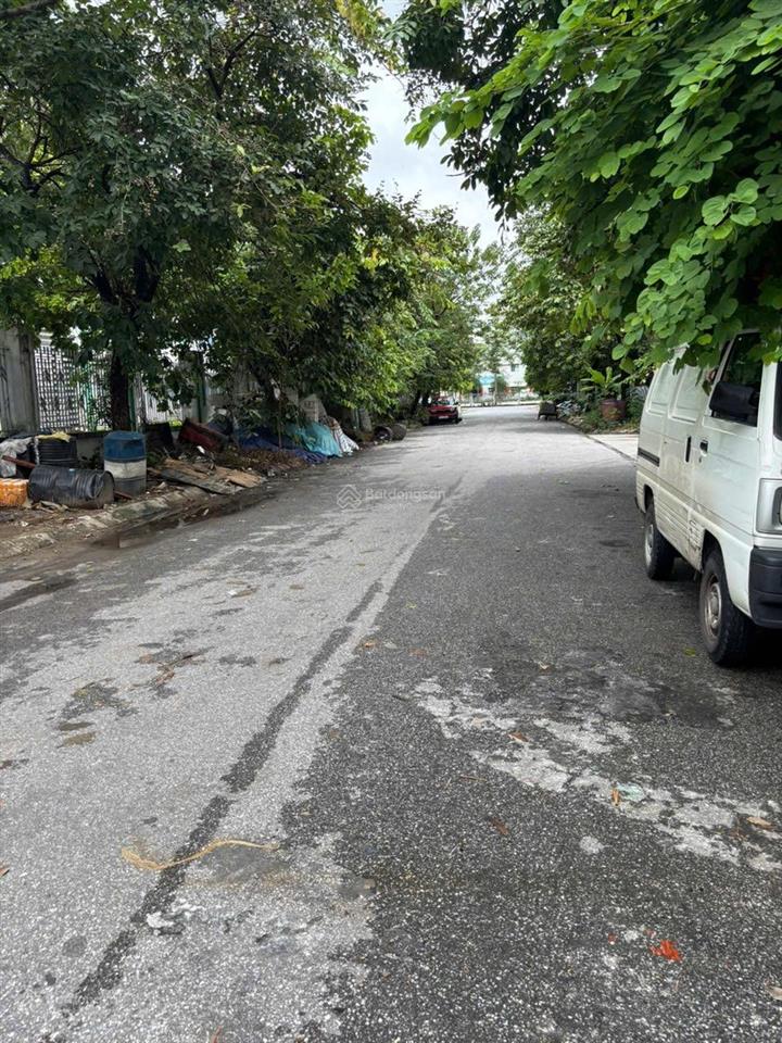 Bán đất voi phục  2 mặt tiền trước sau đều vỉa hè, ô tô tránh