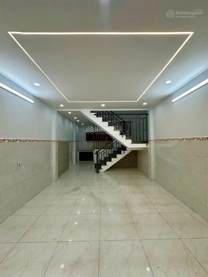 Bán nhà giáp quận 1 đường bến vân đồn quận 4 kế trường đặng trần côn. 1 trệt 1 lầu giá 2tỷ4 hẻm oto