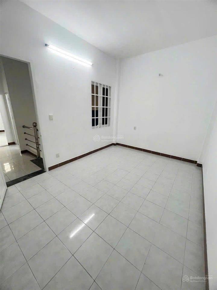 Tìm chủ mới nhà 1/ bàn cờ, quận 3 gần chợ kinh doanh sầm uất. diện tích 44m2 giá 2tỷ190 sổ riêng