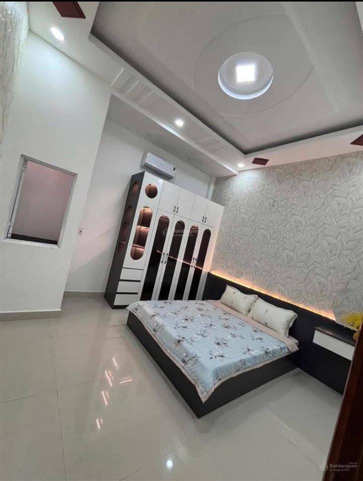 Bớt lộc 100tr chủ cần bán nhà chử đồng tử, p7, tân bình còn mới giá 2tỷ300, gần ngã tư bảy hiền