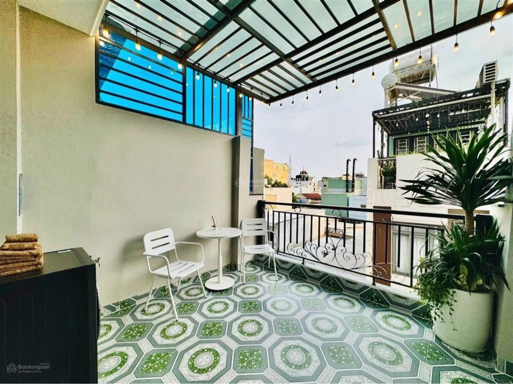 Bán nhà mới giá 4tỷ650 sát mặt tiền đường trần hữu trang, phường 10, phú nhuận. diện tích 68m2.