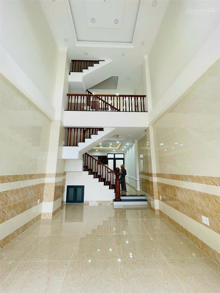Bán nhà phố mặt tiền quốc lộ 13 sầm uất giá 2,5tỷ  diện tích 60m2 liền kề khu đô thị vạn phúc