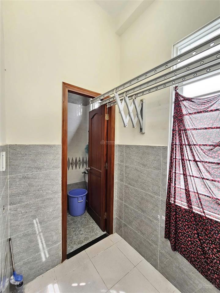 Cần bán nhà phố hoàn thiện đường võ thị sáu, đông hoà, dĩ an. 70m2 gần sân vận động dĩ an