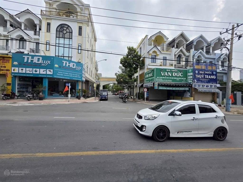 Bán đất nền mặt tiền đt 743a, an bình, dĩ an cũ giá chỉ 999triệu cách làng đại học 3 phút. sổ riêng