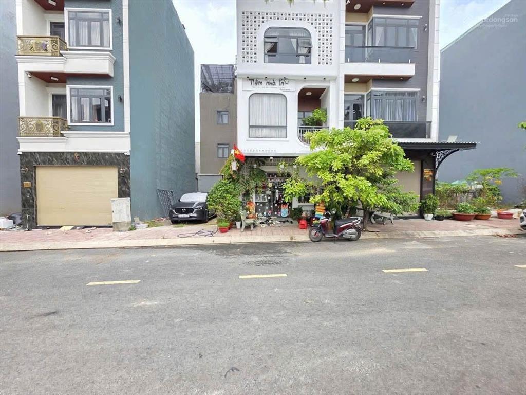 Bán đất nền mặt tiền đt 743a, an bình, dĩ an cũ giá chỉ 999triệu cách làng đại học 3 phút. sổ riêng