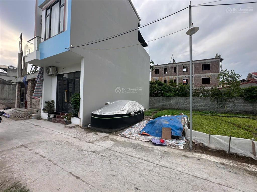 Siêu phẩm tại xâm động, hồng vân dt 43.5m2. mt=5m giá 3,65 tỷ ô tô ngõ thông sát vđ4