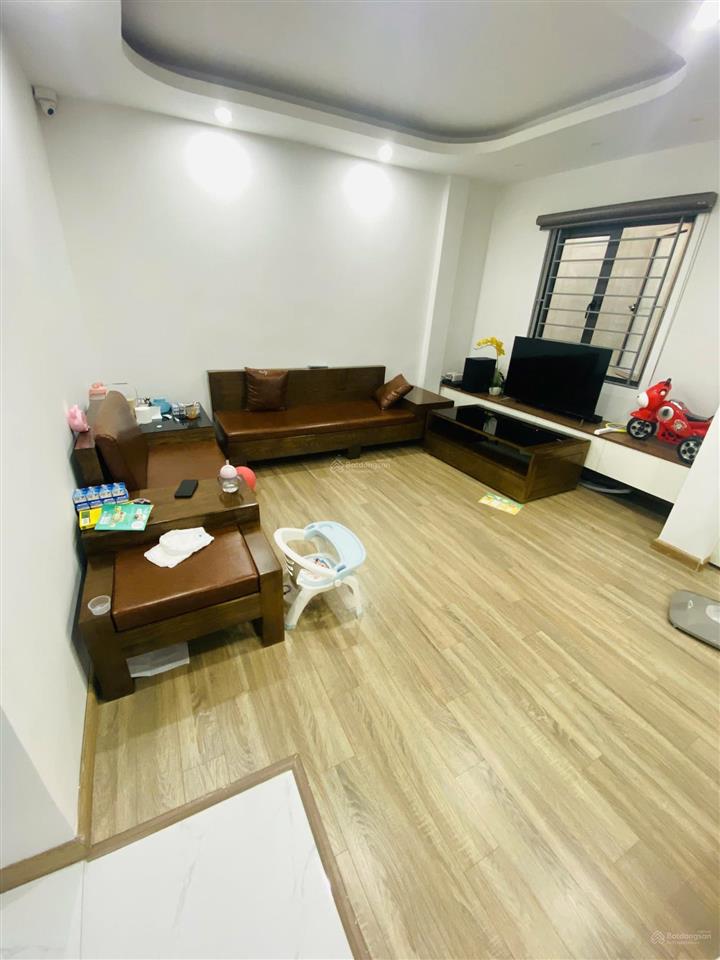 Nhà huỳnh cung xã đại thanh dt 30.1m2, mt 5,66m giá 6,35 tỷ 3pn, 3wc, 4 tầng. cách 1 nhà ra đường