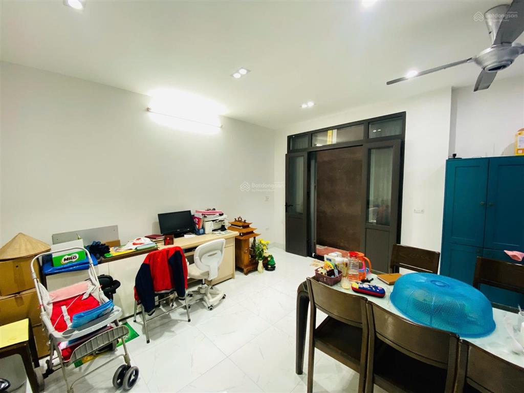 Nhà huỳnh cung xã đại thanh dt 30.1m2, mt 5,66m giá 6,35 tỷ 3pn, 3wc, 4 tầng. cách 1 nhà ra đường