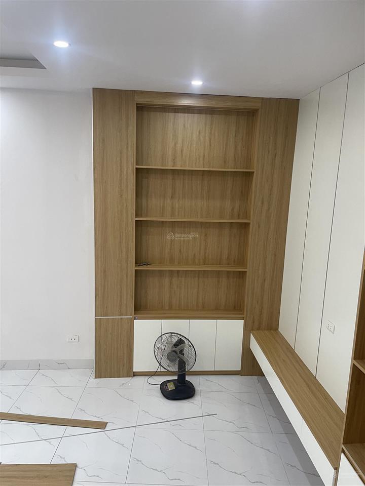 Nhà tựu liệt hoàng liệt hà nội dt 43m2 mt 6,4m giá 6,65 tỷ. nhà 3t 1 tum đủ công năng có chỗ để oto