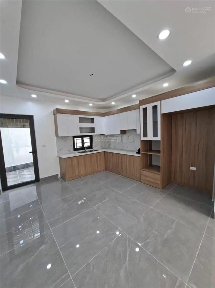 Nhà 5 tầng btl đặc công 70m2 giá 6,6 tỷ ô tô đỗ trước cửa nhà. nội thất cơ bản