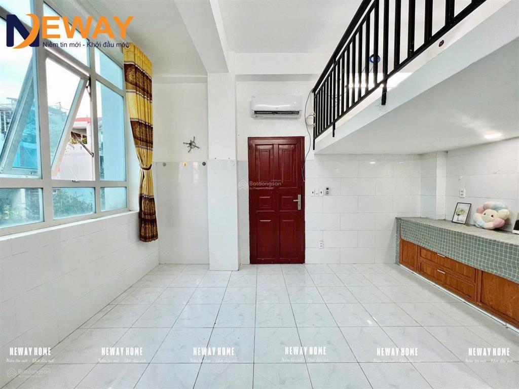 Phòng trọ gác cao giá rẻ  siêu rộng  cửa sổ kính siêu sáng  thoáng ngay aeon mall tân phú 1  3p