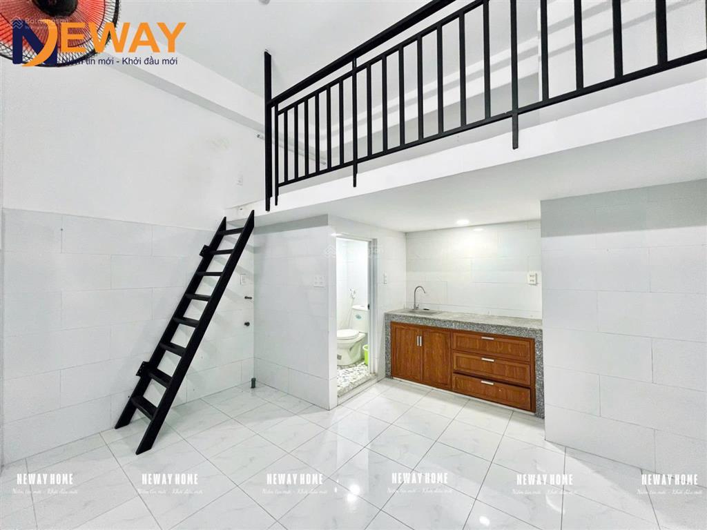 Phòng trọ gác cao giá rẻ  siêu rộng  cửa sổ kính siêu sáng  thoáng ngay aeon mall tân phú 1  3p