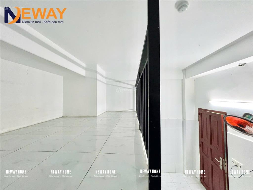 Phòng trọ gác cao giá rẻ  siêu rộng  cửa sổ kính siêu sáng  thoáng ngay aeon mall tân phú 1  3p