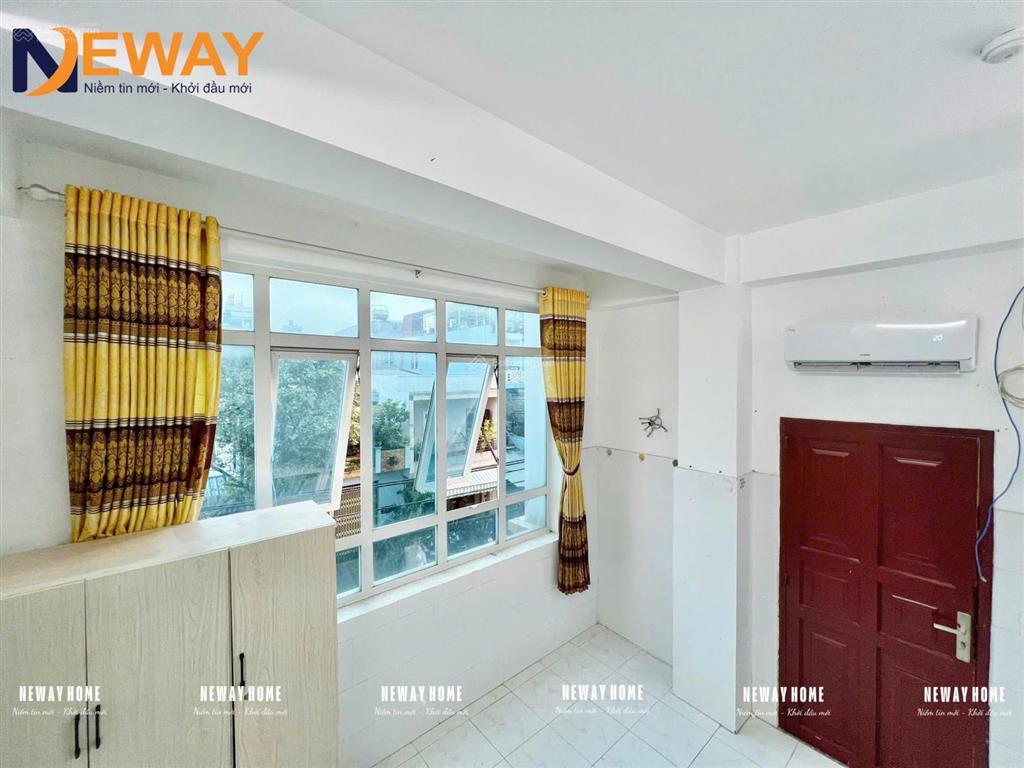 Phòng trọ gác cao giá rẻ  siêu rộng  cửa sổ kính siêu sáng  thoáng ngay aeon mall tân phú 1  3p