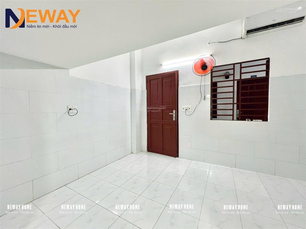 Phòng trọ gác cao giá rẻ  siêu rộng  cửa sổ kính siêu sáng  thoáng ngay aeon mall tân phú 1  3p
