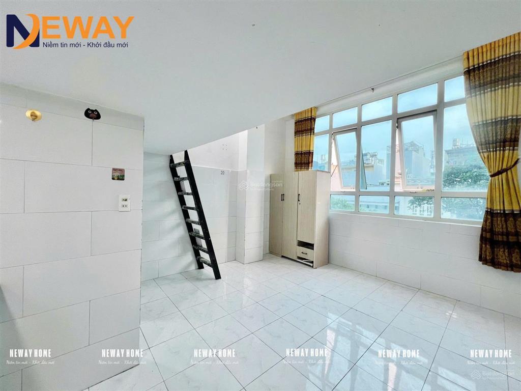 Phòng trọ gác cao giá rẻ  siêu rộng  cửa sổ kính siêu sáng  thoáng ngay aeon mall tân phú 1  3p