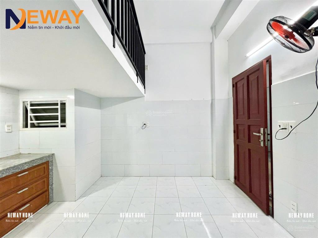 Phòng trọ gác cao giá rẻ  siêu rộng  cửa sổ kính siêu sáng  thoáng ngay aeon mall tân phú 1  3p