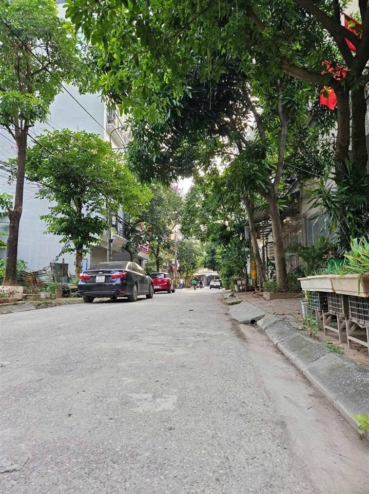 Nhà lai xá phân lô vỉa hè ô tô tránh 68m, dân xây 5 tầng, sát ql32, gần metro