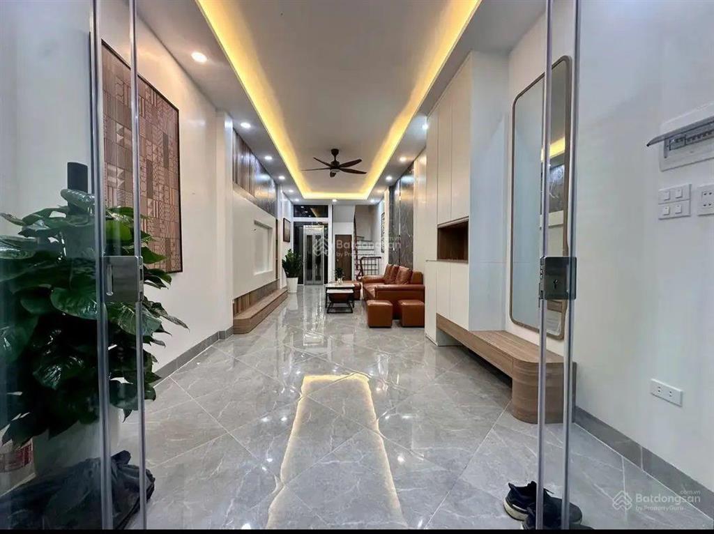 Bán nhà ngã tư trạm trôi. 5 tầng thang máy, ô tô qua nhà hiếm trong khu vực hơn 8 tỷ