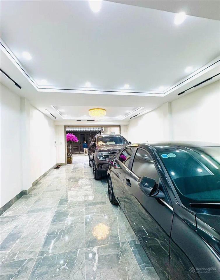 Siêu hiếm tđc sát đh công nghiệphà nộ, phân lô vỉa hè. 70m, 5 tầng, nhỉnh 12 tỷ.