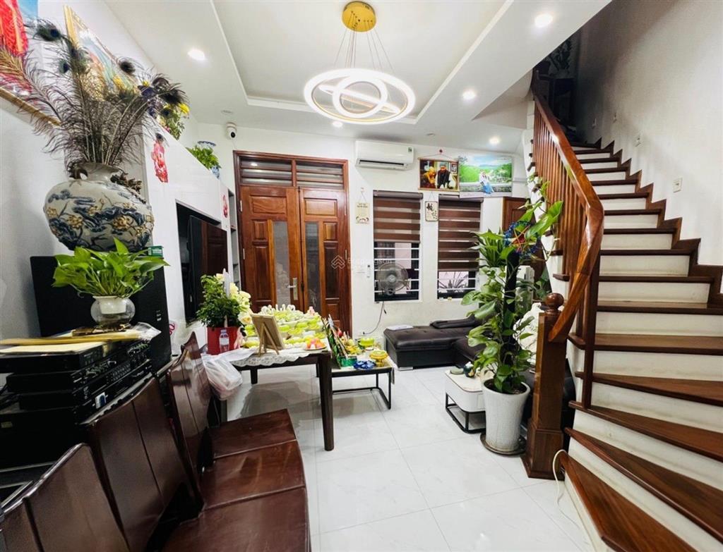 Giảm sâu! trạm trôi nhà 5 tầng full nội thất chỉ 4 tỷ!