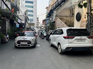 Chủ cần bán gấp nhà đường 8m  cmt8 quận 3 ngay cv lê thị riêng nhỉnh 10 tỷ .