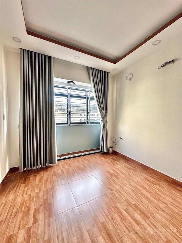 Âu cơ giáp quận 10  ô tô ngủ nhà thoải mái  nhà mới đẹp 4 tầng 4pn sẵn nội thất hơn 7 đồng .