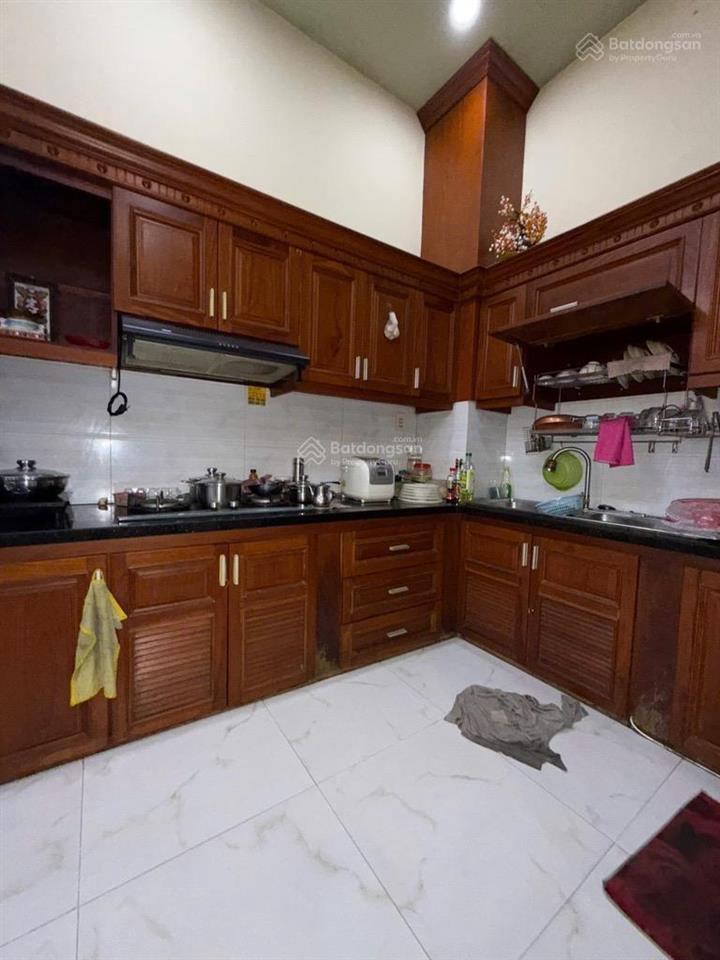 Bán nhà hồng lạc  lạc long quân  nội thất gỗ sổ đẹp không lộ giới nhỉnh 6 tỷ .