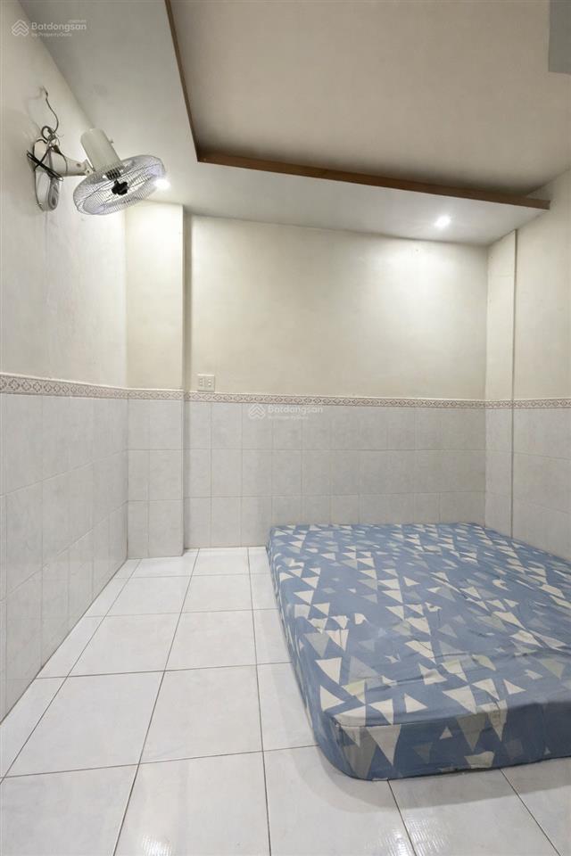 Bán nhà hồng lạc  lạc long quân  nội thất gỗ sổ đẹp không lộ giới nhỉnh 6 tỷ .